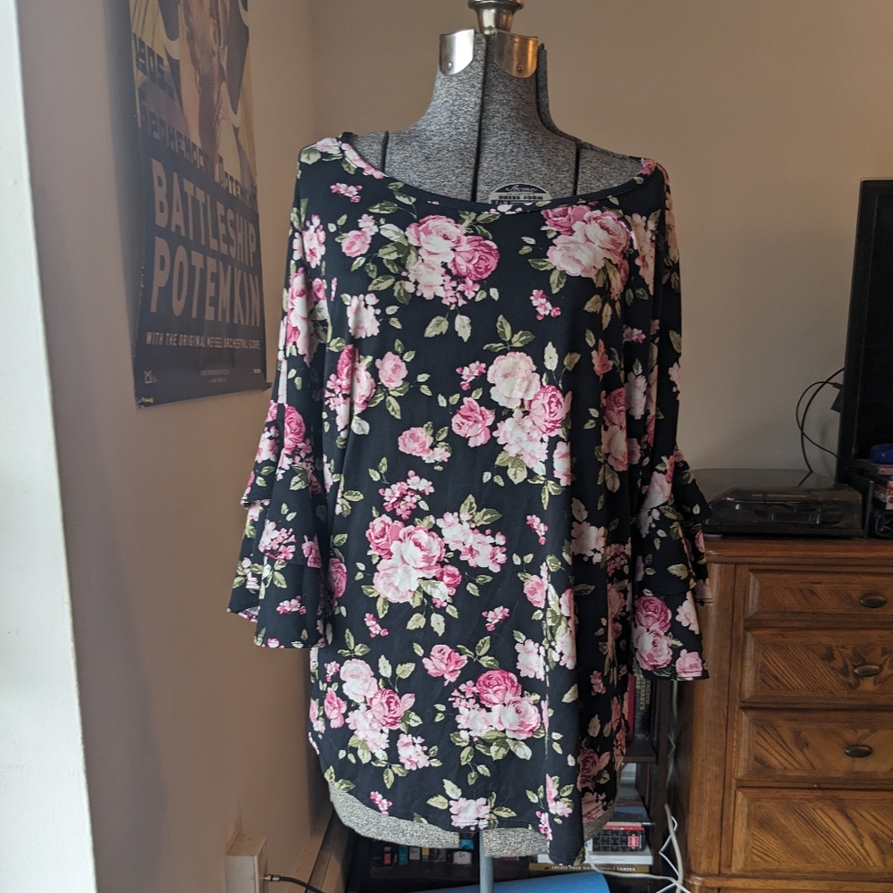 Plus size floral ruffle sleeve black and pink shirt 3X C'est la vie